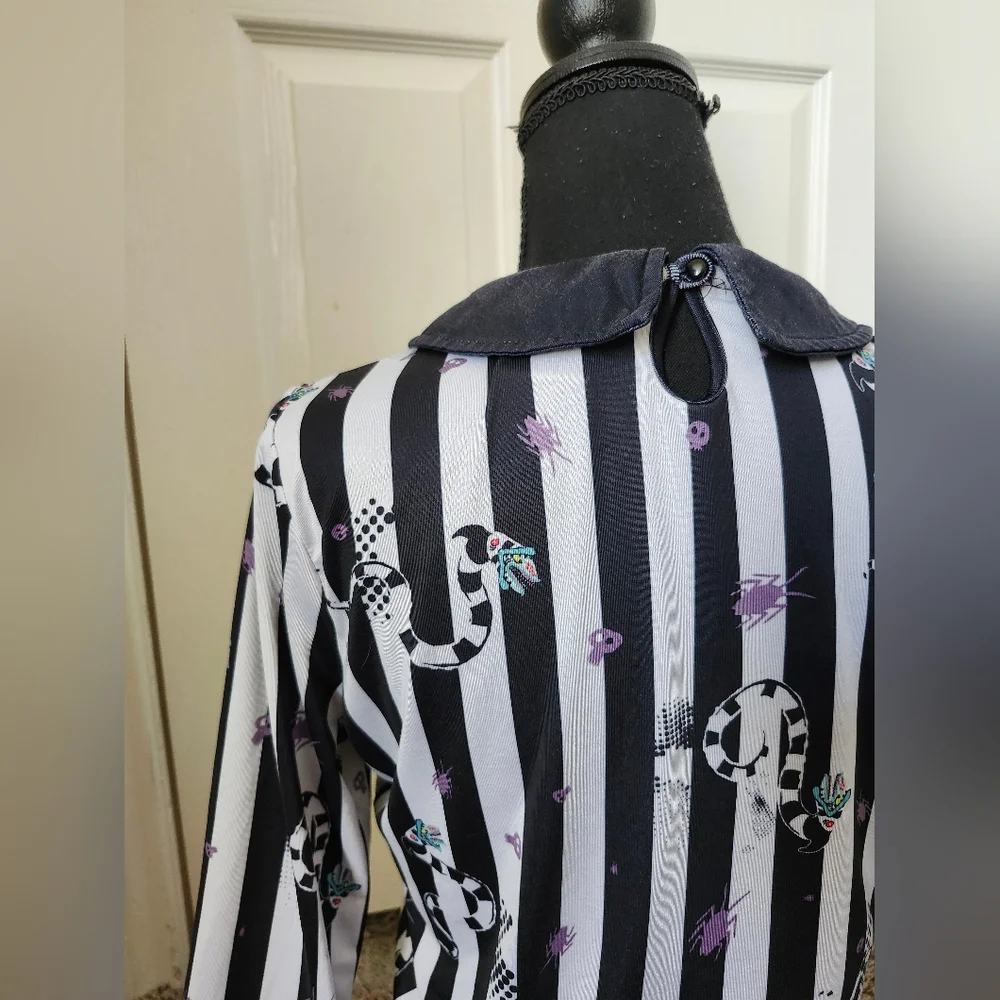 Spirit Halloween Beetlejuice Black White Striped Crop Top Peter Pan Collar L